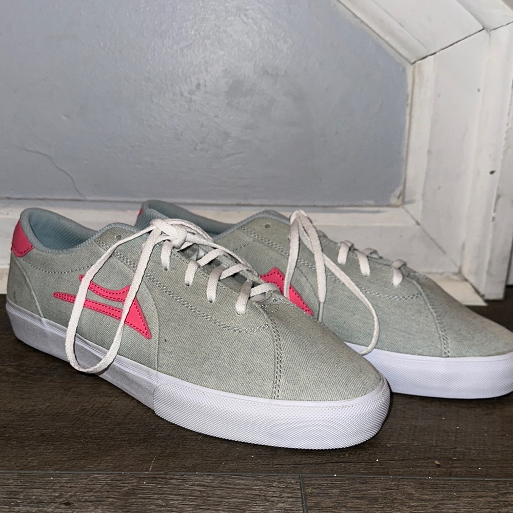 NWOT Lakai Gray and Pink Sneakers